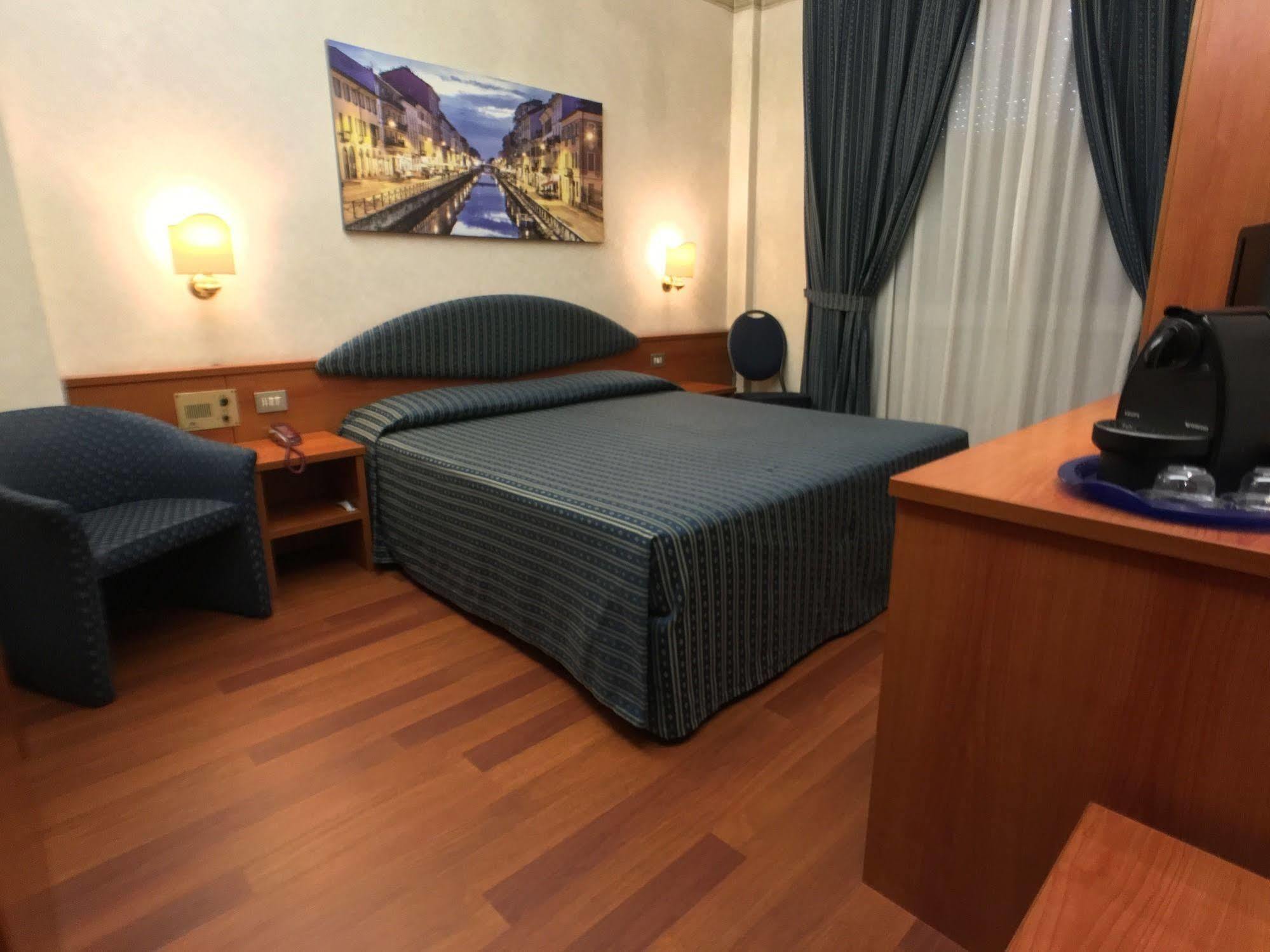 Hotel Mec Milan Exterior photo